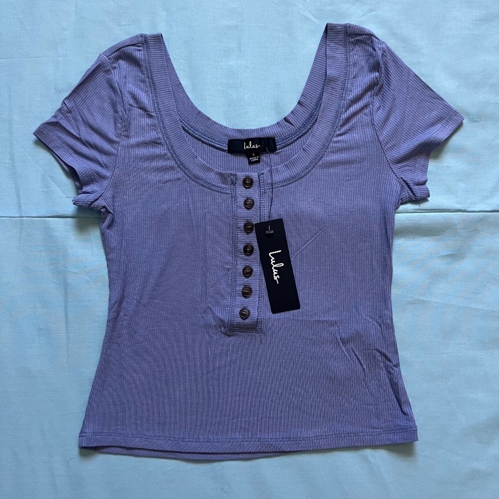 NWT Lulu's Blue Ribbed Henley Top
